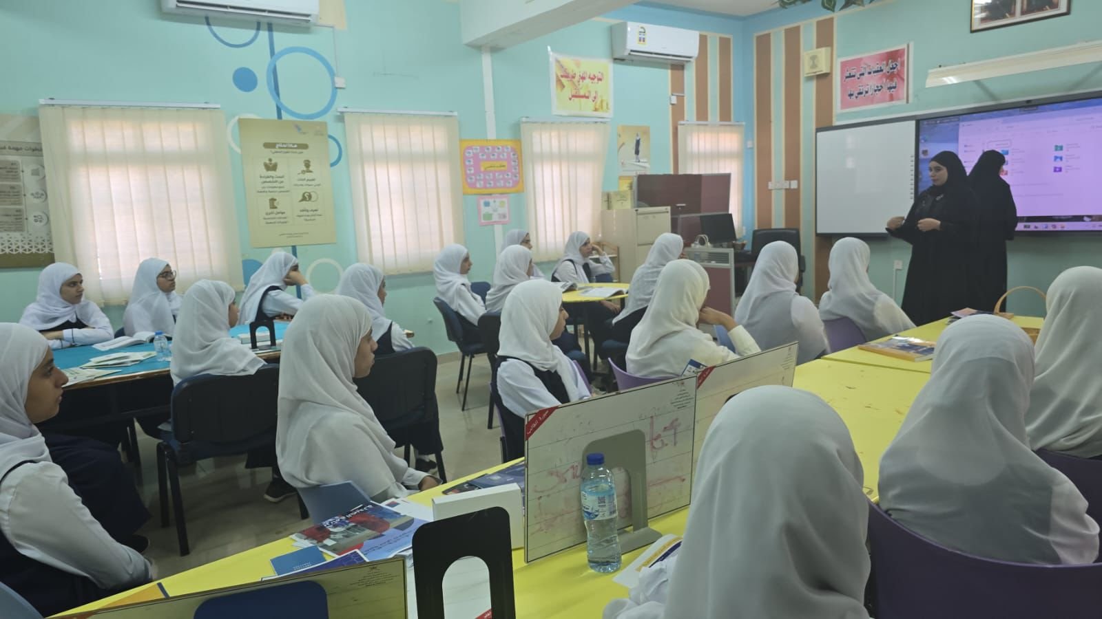 مبنى مدرسي حديث